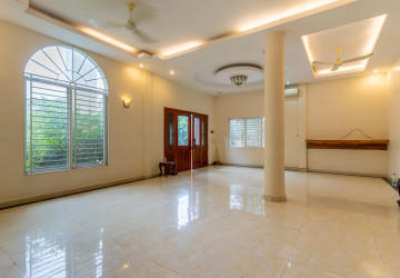 5 Bedroom Villa For Rent - Chroy Changvar, Phnom Penh thumbnail