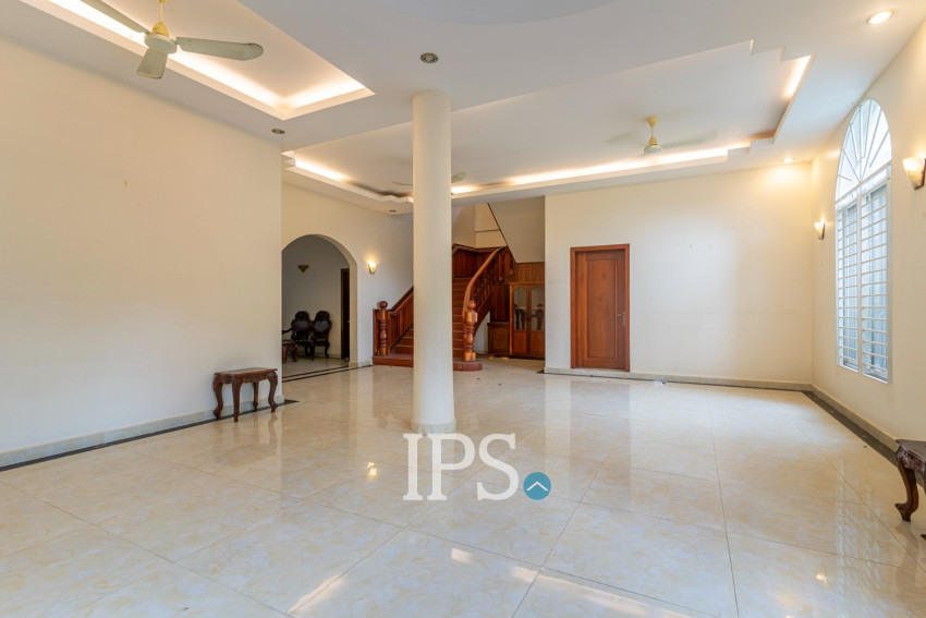 5 Bedroom Villa For Rent - Chroy Changvar, Phnom Penh