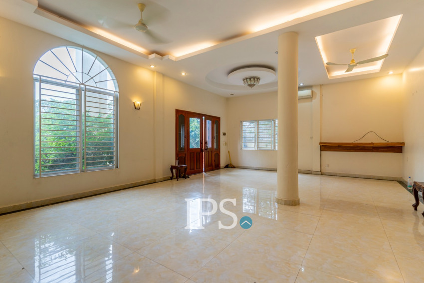 5 Bedroom Villa For Rent - Chroy Changvar, Phnom Penh