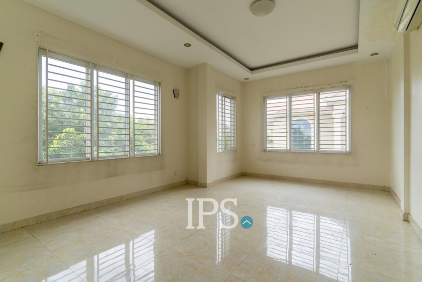 5 Bedroom Villa For Rent - Chroy Changvar, Phnom Penh