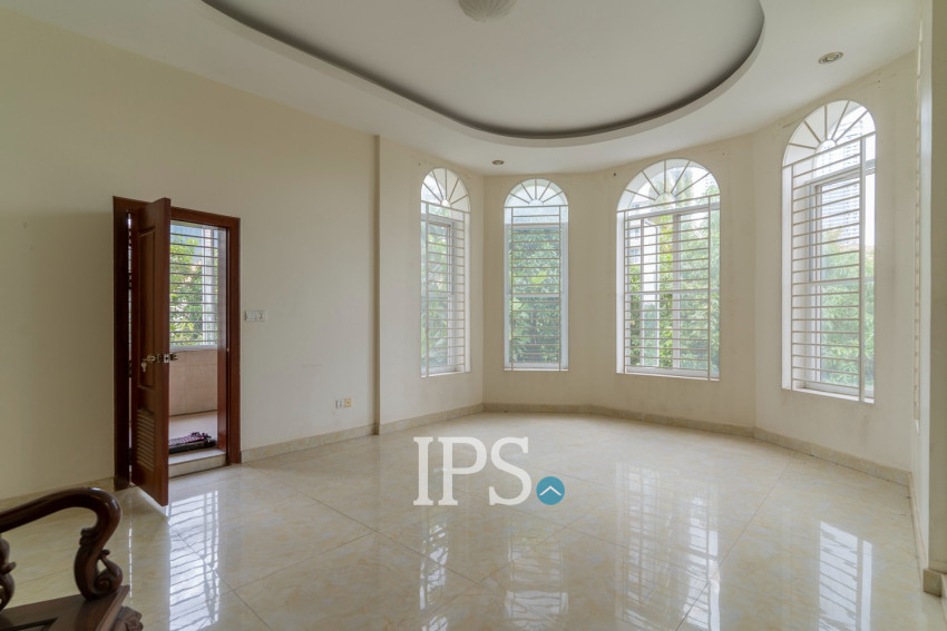 5 Bedroom Villa For Rent - Chroy Changvar, Phnom Penh