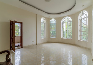 5 Bedroom Villa For Rent - Chroy Changvar, Phnom Penh thumbnail