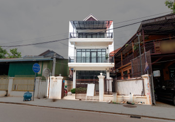 3 Bedroom Shophouse For Rent - Sala Kamreuk, Siem Reap thumbnail