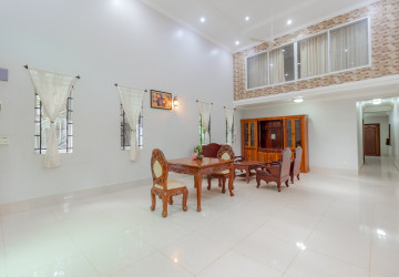 3 Bedroom House For Rent- Sala Kamreuk, Siem Reap thumbnail