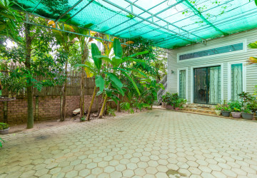 3 Bedroom House For Rent- Sala Kamreuk, Siem Reap thumbnail