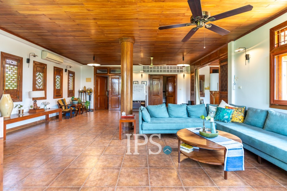 Renovated 4 Bedroom Penthouse Apartment For Sale - Chey Chumneah, National Museum, Phnom Penh - Image 2