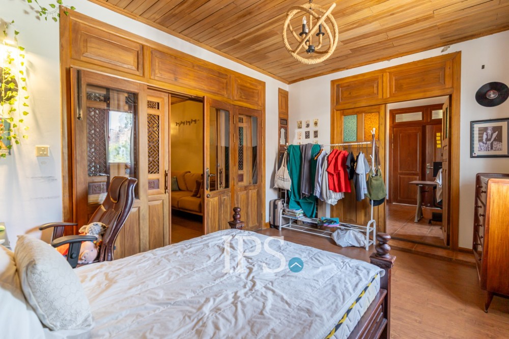 Renovated 4 Bedroom Penthouse Apartment For Sale - Chey Chumneah, National Museum, Phnom Penh - Image 17