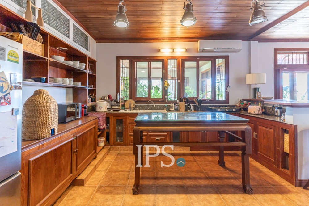Renovated 4 Bedroom Penthouse Apartment For Sale - Chey Chumneah, National Museum, Phnom Penh - Image 9