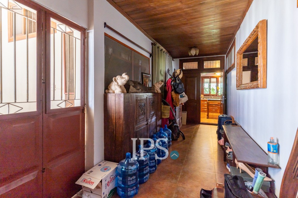 Renovated 4 Bedroom Penthouse Apartment For Sale - Chey Chumneah, National Museum, Phnom Penh - Image 24