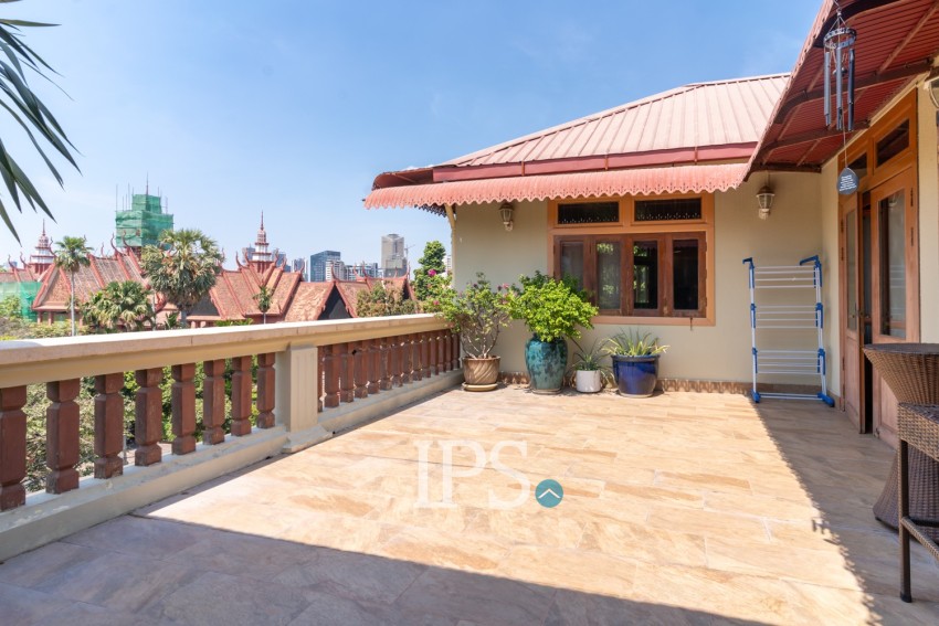 Renovated 4 Bedroom Penthouse Apartment For Sale - Chey Chumneah, National Museum, Phnom Penh