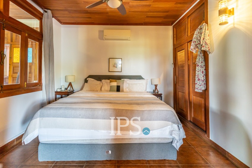 Renovated 4 Bedroom Penthouse Apartment For Sale - Chey Chumneah, National Museum, Phnom Penh