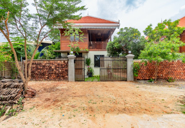 3 Bedroom Wooden House For Sale - Sangkat Siem Reap, Siem Reap thumbnail