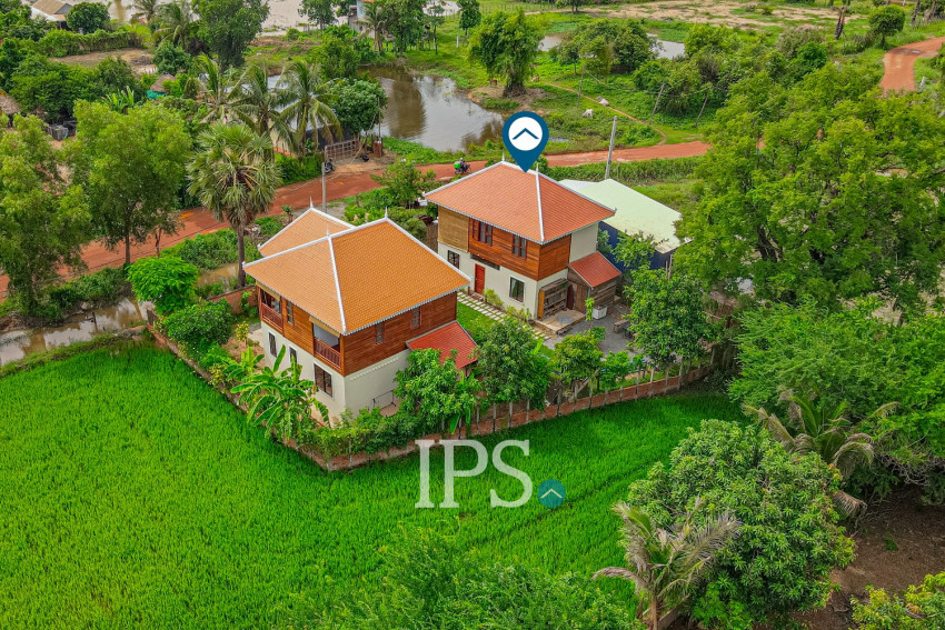 3 Bedroom Wooden House For Sale - Sangkat Siem Reap, Siem Reap