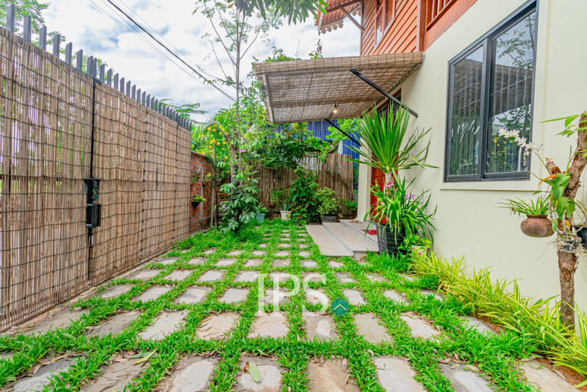 3 Bedroom Wooden House For Sale - Sangkat Siem Reap, Siem Reap