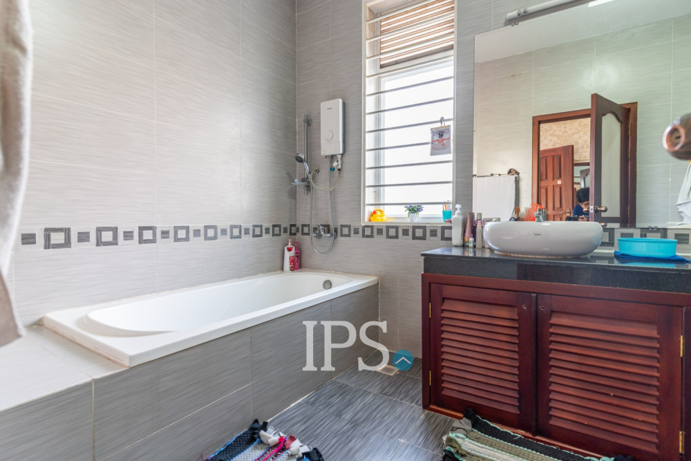 6 Bedroom Villa For Rent - Borey Grand Chroy Changvar, Chroy Changvar, Phnom Penh - Image 13