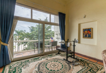 Renovated 1 Bedroom Apartment For Rent - Phsar Kandal 1, Phnom Penh thumbnail