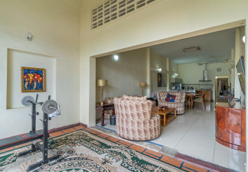 Renovated 1 Bedroom Apartment For Rent - Phsar Kandal 1, Phnom Penh thumbnail