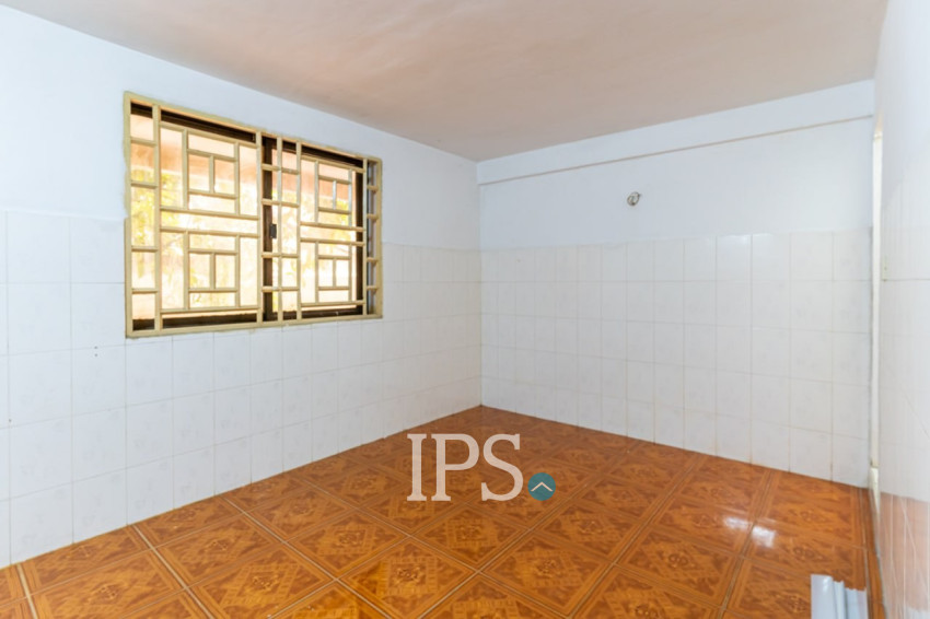 5 Bedroom Townhouse For Sale - Phsar Daeum Thkov, Phnom Penh