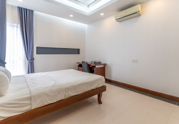 2 Bedroom Serviced Apartment For Rent - BKK1, Phnom Penh thumbnail