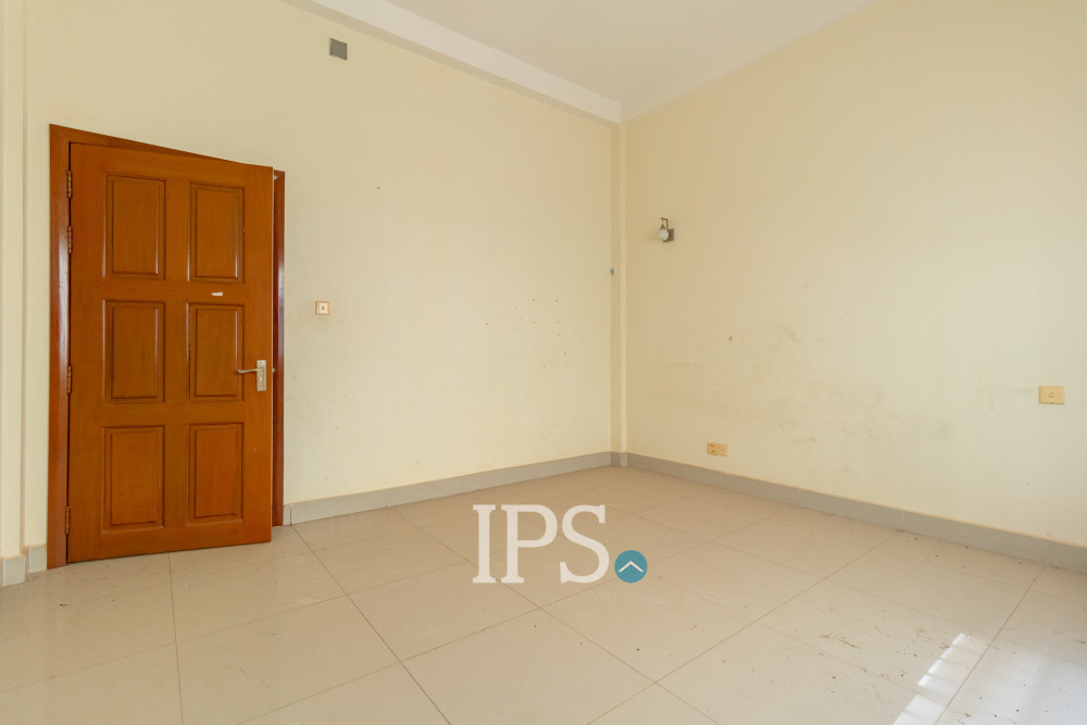 4 Bedroom Flat For Rent - Borey Arcade, Svay Dangkum, Siem Reap - Image 11