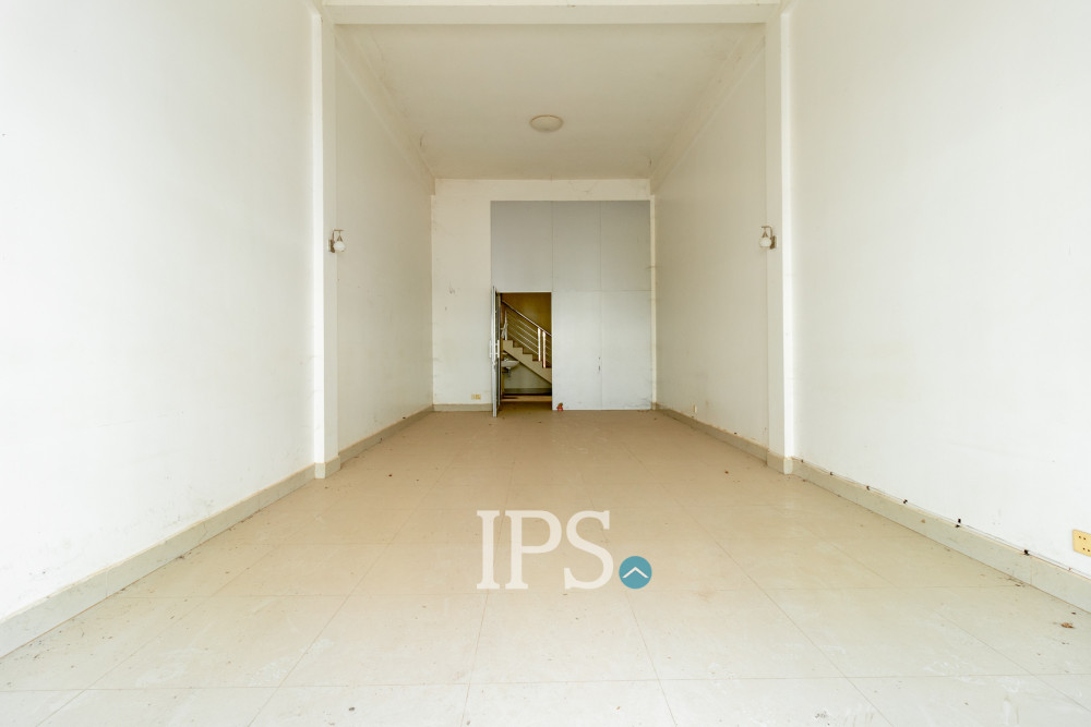 4 Bedroom Flat For Rent - Borey Arcade, Svay Dangkum, Siem Reap - Image 2