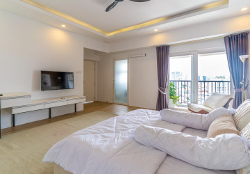 4 Bedroom Penthouse Condo For Rent  - Beoung Tumpun 1, Phnom Penh thumbnail