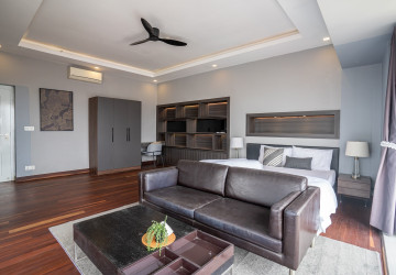 4 Bedroom Penthouse Condo For Rent  - Beoung Tumpun 1, Phnom Penh thumbnail