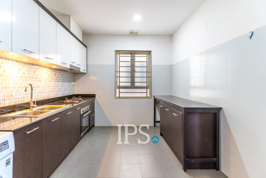 3 Bedroom Serviced Apartment For Rent - Tonle Bassac, Phnom Penh