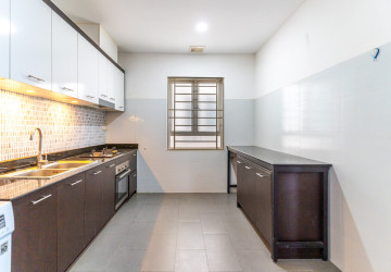 3 Bedroom Serviced Apartment For Rent - Tonle Bassac, Phnom Penh thumbnail