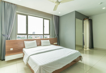 3 Bedroom Serviced Apartment For Rent - Tonle Bassac, Phnom Penh thumbnail