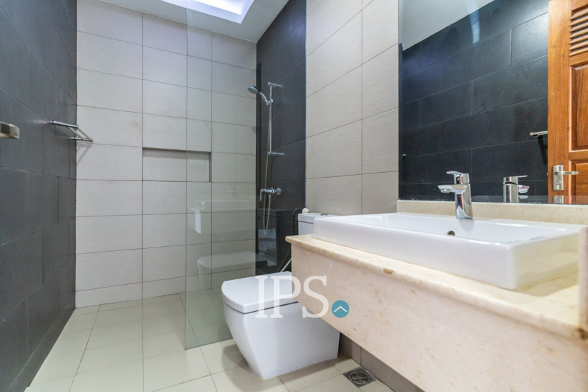 3 Bedroom Serviced Apartment For Rent - Tonle Bassac, Phnom Penh