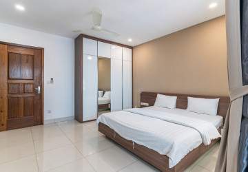 3 Bedroom Serviced Apartment For Rent - Tonle Bassac, Phnom Penh thumbnail