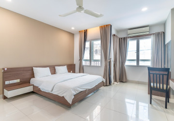 3 Bedroom Serviced Apartment For Rent - Tonle Bassac, Phnom Penh thumbnail