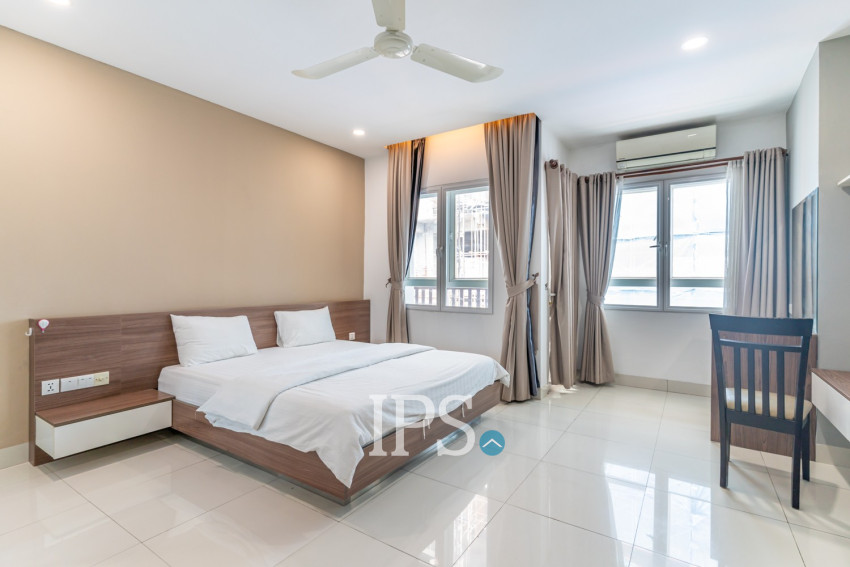 3 Bedroom Serviced Apartment For Rent - Tonle Bassac, Phnom Penh