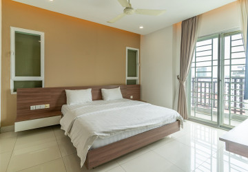 3 Bedroom Serviced Apartment For Rent - Tonle Bassac, Phnom Penh thumbnail