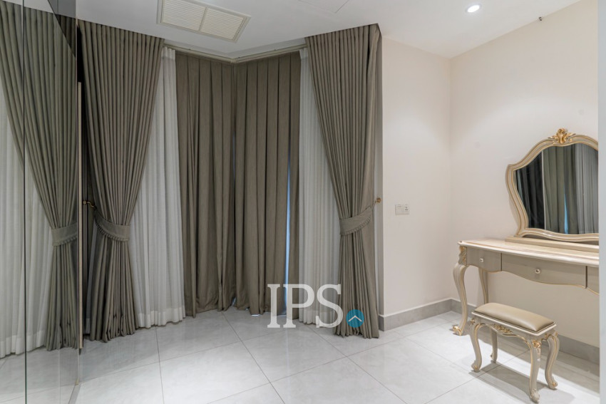 4 Bedroom Condo For Sale - The Penthouse, Tonle Bassac, Phnom Penh