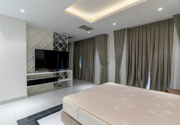 4 Bedroom Condo For Sale - The Penthouse, Tonle Bassac, Phnom Penh thumbnail