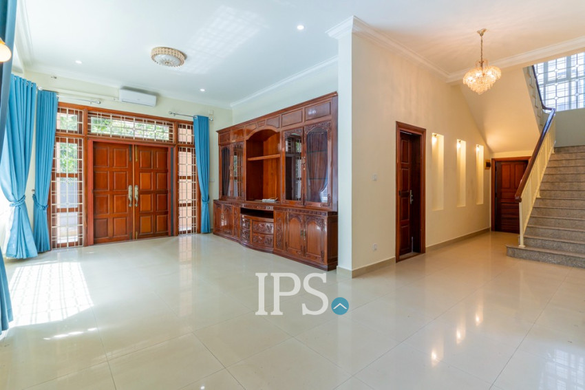 4 Bedroom Villa For Rent - Tonle Bassac, Phnom Penh