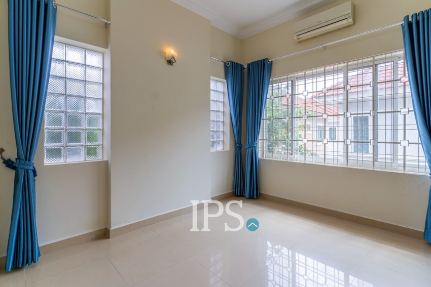 4 Bedroom Villa For Rent - Tonle Bassac, Phnom Penh