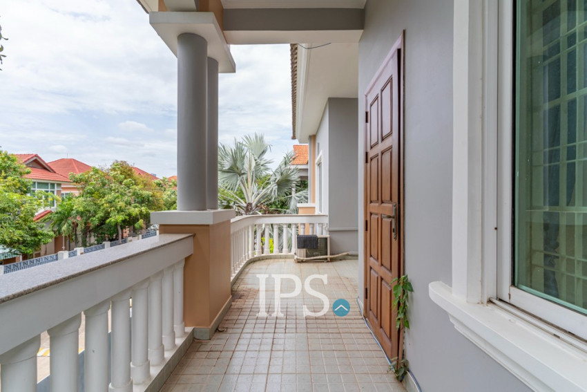 4 Bedroom Villa For Rent - Tonle Bassac, Phnom Penh