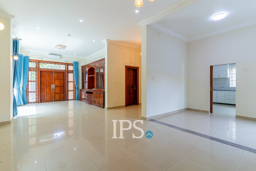 4 Bedroom Villa For Rent - Tonle Bassac, Phnom Penh