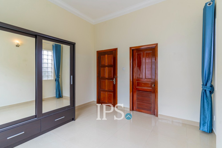 4 Bedroom Villa For Rent - Tonle Bassac, Phnom Penh