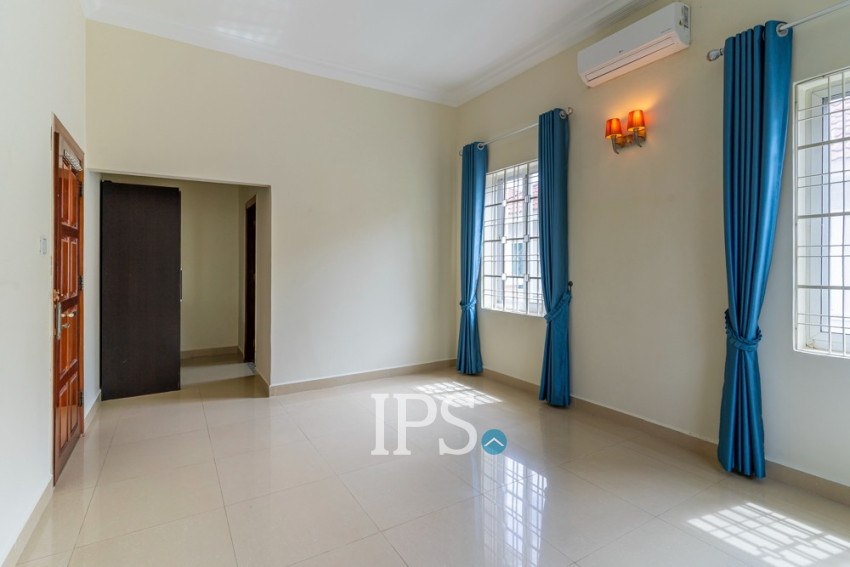 4 Bedroom Villa For Rent - Tonle Bassac, Phnom Penh