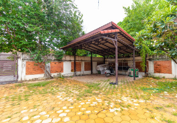 4 Bedroom Wooden House For Sale - Svay Dangkum, Siem Reap thumbnail