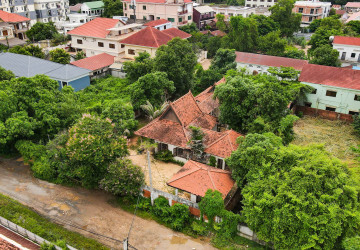 4 Bedroom Wooden House For Sale - Svay Dangkum, Siem Reap thumbnail