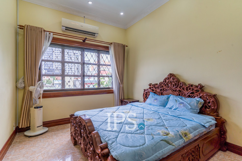 3 Bedroom Villa For Rent - Borey Chamkarmorn, Tonle Bassac, Phnom Penh