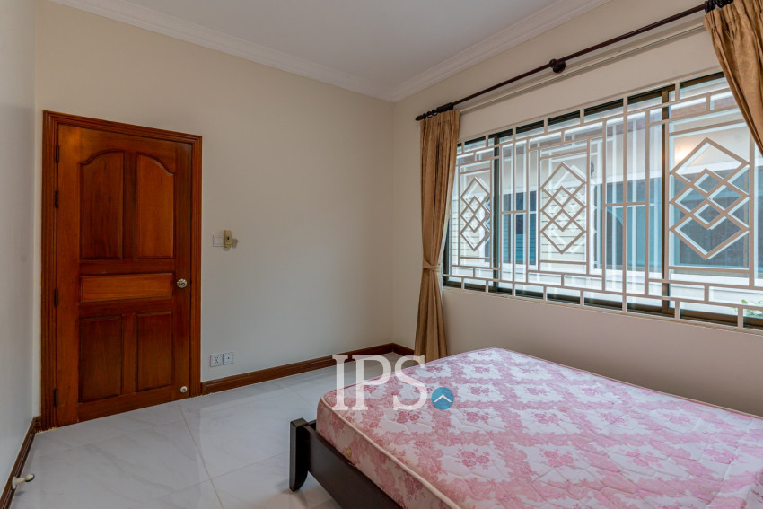 3 Bedroom Villa For Rent - Borey Chamkarmorn, Tonle Bassac, Phnom Penh