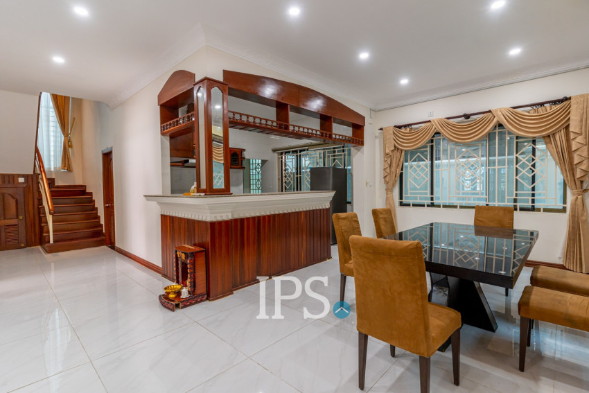 3 Bedroom Villa For Rent - Borey Chamkarmorn, Tonle Bassac, Phnom Penh