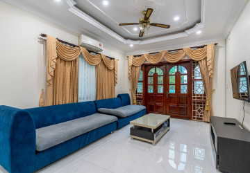 3 Bedroom Villa For Rent - Borey Chamkarmorn, Tonle Bassac, Phnom Penh thumbnail