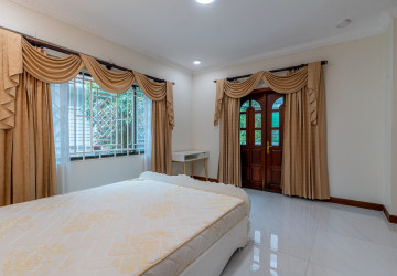 3 Bedroom Villa For Rent - Borey Chamkarmorn, Tonle Bassac, Phnom Penh thumbnail